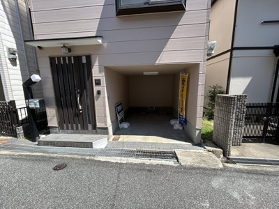 【駐車場】 | 愛宕山中古戸建 | 駐車スペースもあります