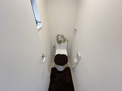 【トイレ】 | 愛宕山中古戸建 | トイレです