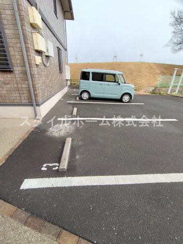 ソレイユ北島　Aの駐車場