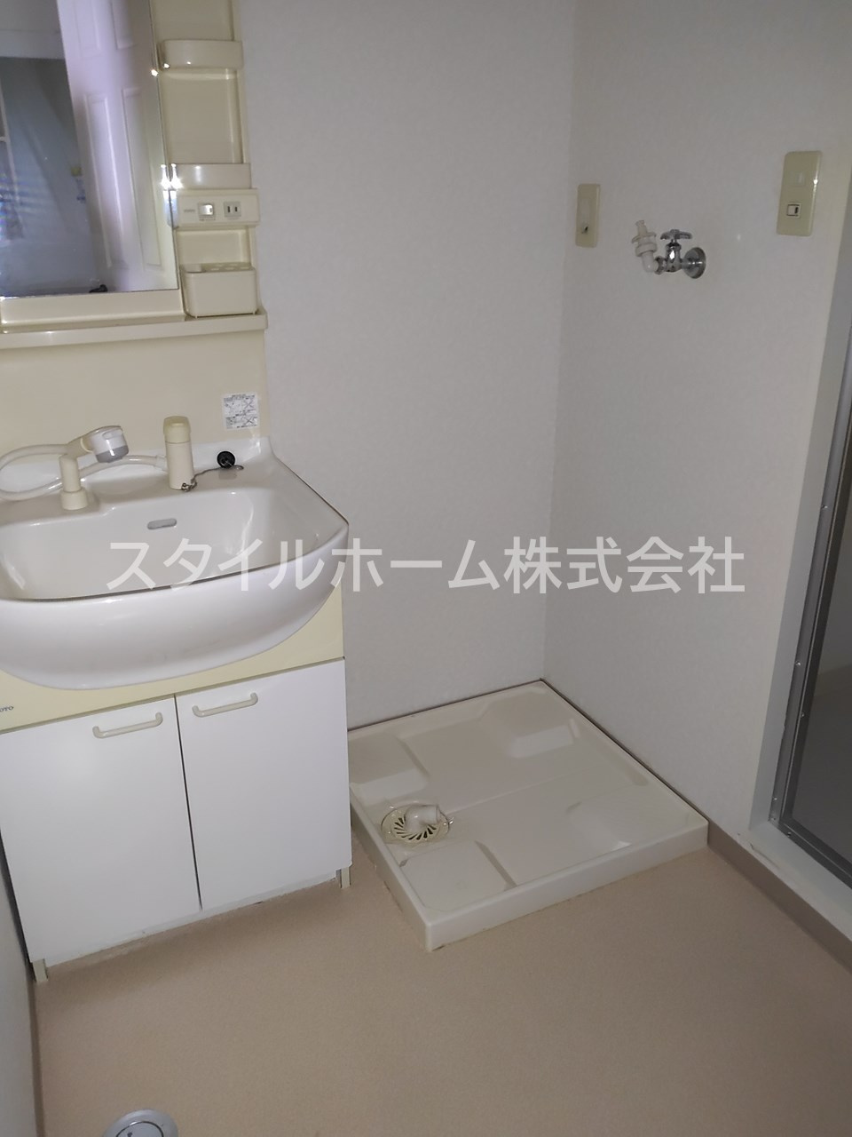 サンフレアの洗面所|別部屋写真です。