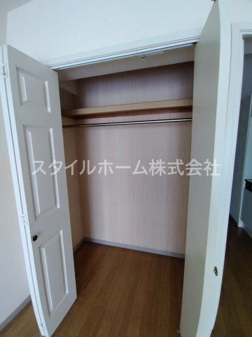 サンフレアの収納|別部屋写真です。