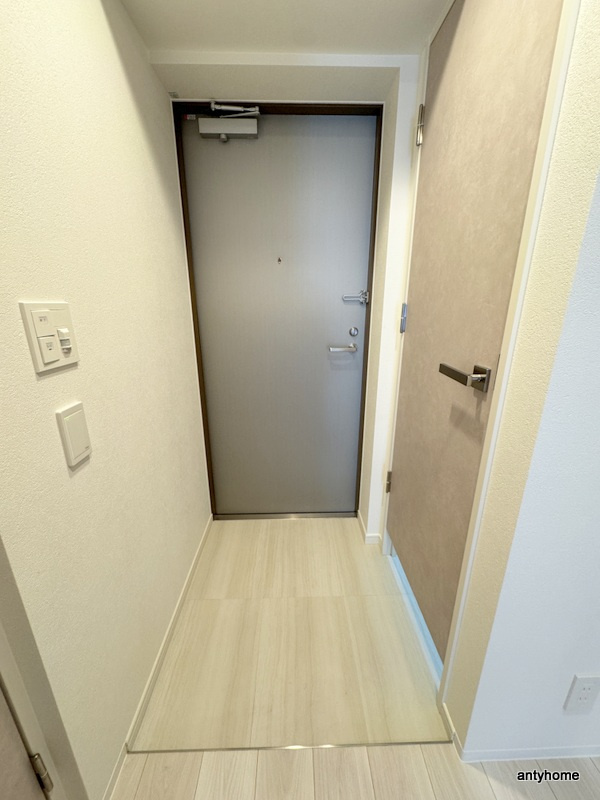 アーバネックス天満橋South　仲介手数料無料の玄関