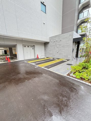 セキュリアコート西宮北口の駐車場