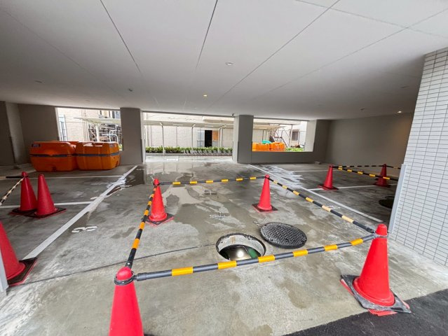 セキュリアコート西宮北口の駐車場