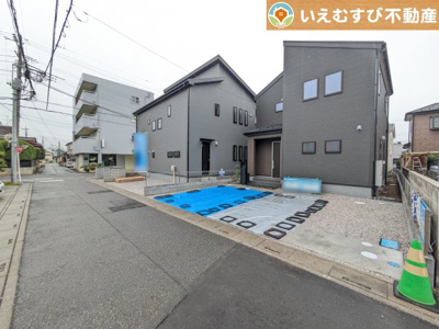 【前面道路含む現地写真】 | Livele Garden.S　熊谷美土里町第3 | 充分な広さの4ｍ前面道路
間口が広くお車の出し入れも問題なく行えるスペースが確保されています♪