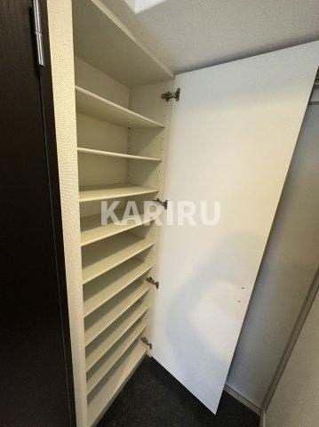フォレストガーデン成育Ⅱの収納|同物件別部屋の写真です。