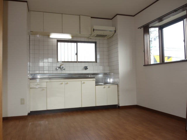 ルミエールＳＡＴＯＨの居間・リビング