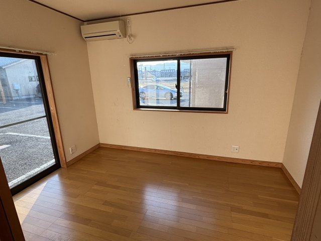 助川戸建の居間・リビング