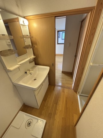 助川戸建の玄関