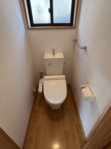 助川戸建のトイレ