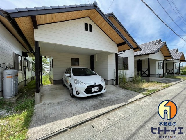 メゾンつつみの駐車場