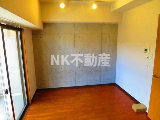 【居間・リビング】 | プラ・ディオ徳庵セレニテ（徳庵賃貸） | 洋室です