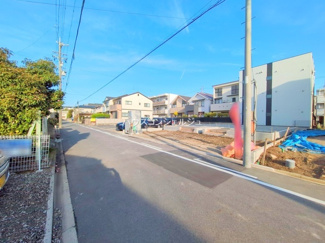 【前面道路含む現地写真】