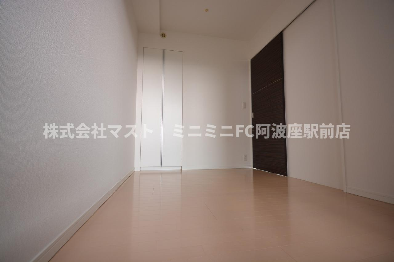 シティタワー西梅田の洋室