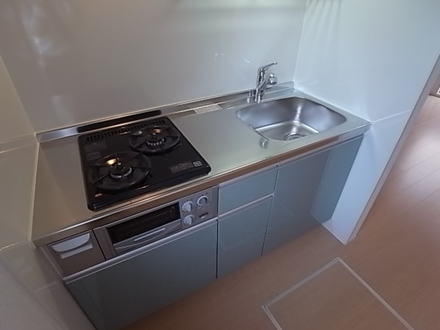 神戸市北区鈴蘭台東町３丁目のアパートのキッチン|システムキッチン（ガス２口）