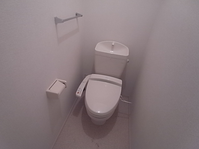 神戸市北区鈴蘭台東町３丁目のアパートのトイレ|ウォッシュレット付トイレ