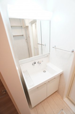 【独立洗面台】 | エスペランサA | ※同物件・反転タイプの写真です。