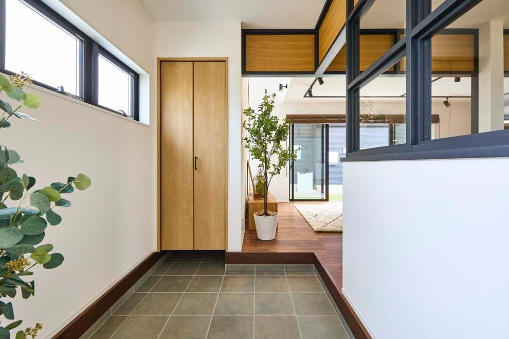 栃木市今泉町1丁目　新築戸建2-10の玄関