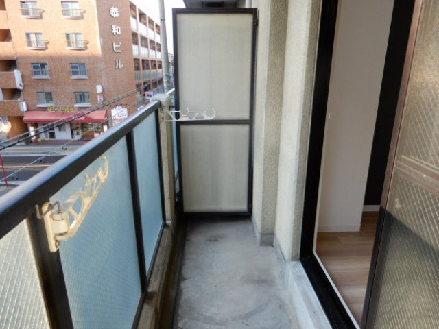 明石市松の内２丁目の賃貸マンションのバルコニー
