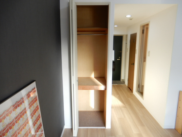 明石市松の内２丁目の賃貸マンションの収納