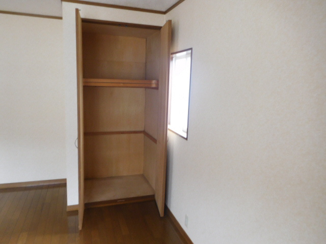 ハイネス花北の収納