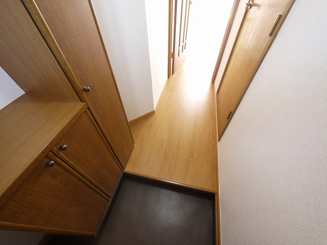 ソレイユ・二階堂　Ａ棟の玄関|きれいな玄関です