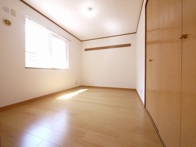 ソレイユ・二階堂　Ａ棟の洋室|きれいな洋室です