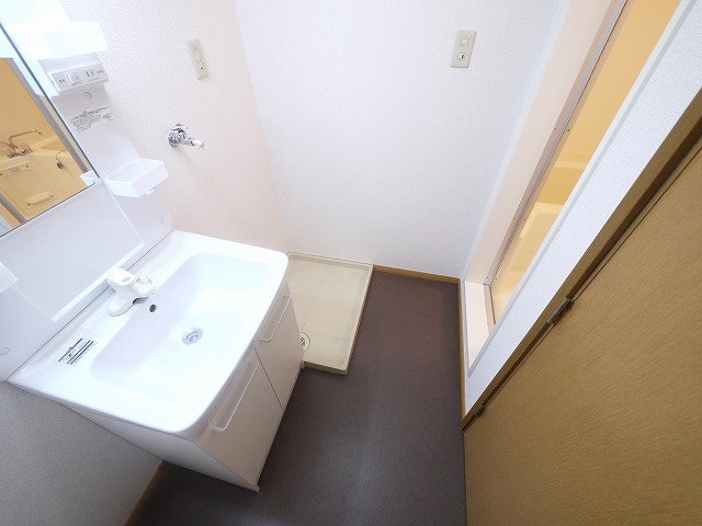 ソレイユ・二階堂　Ａ棟の洗面所|脱衣スペースもあります