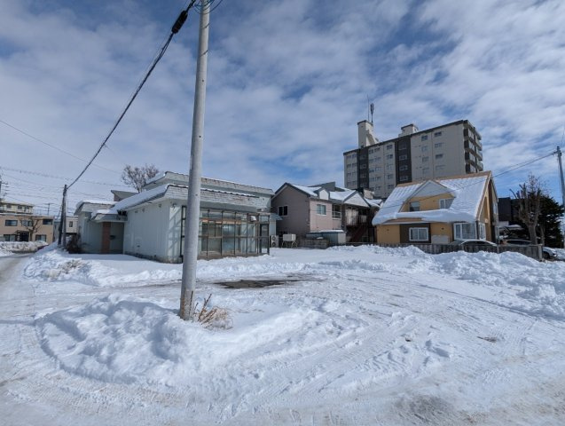 白金町11-4貸土地（古家事務所付）の駐車場