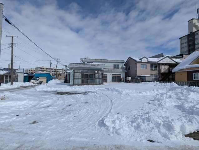 白金町11-4貸土地（古家事務所付）の駐車場