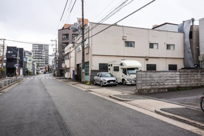 【前面道路含む現地写真】 | 北区長柄中３丁目　土地 | 前面道路幅員　約11ｍ