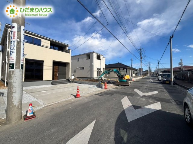 熊谷市新堀　第2　新築一戸建て　リーブルガーデン　01の前面道路含む現地写真