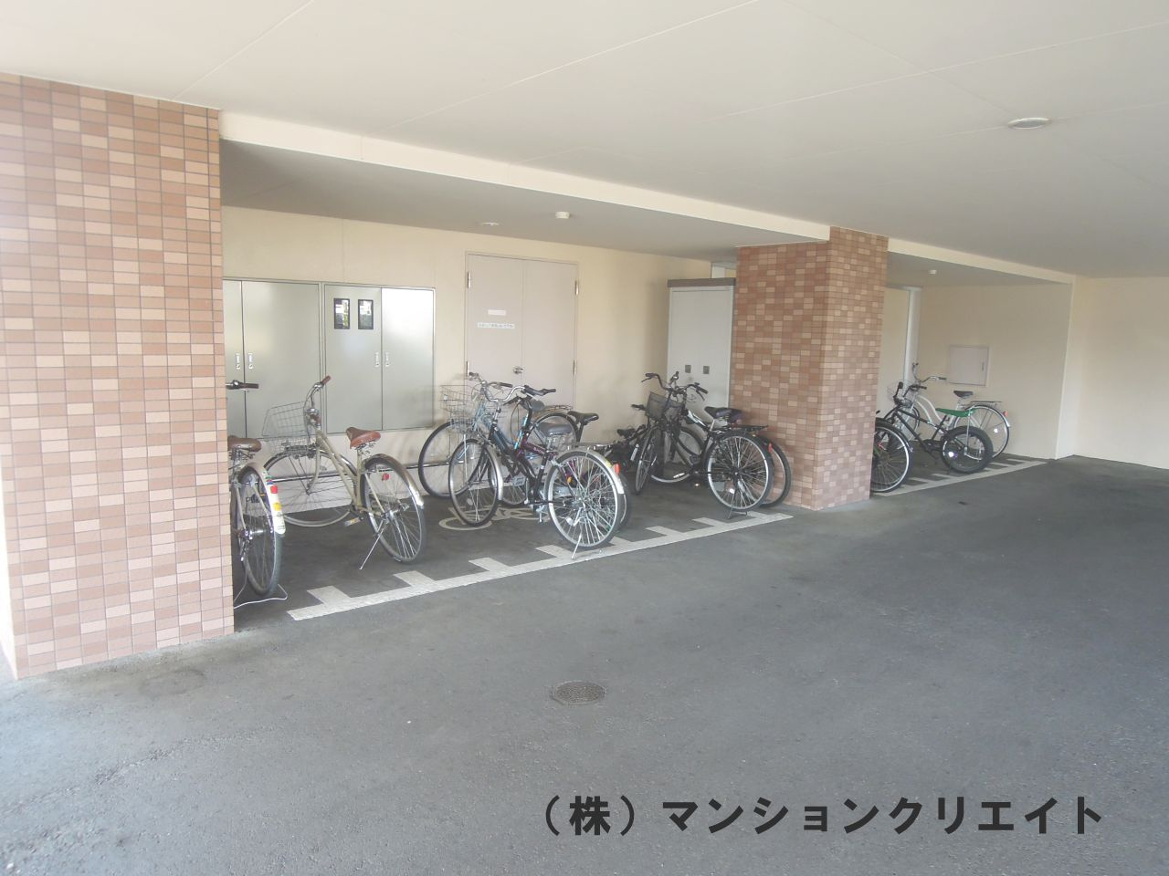 フレリア県立病院前(投資)３階の駐輪場