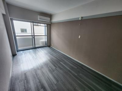 アサヒハイツの洋室