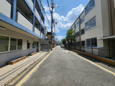 アサヒハイツの周辺|前面道路
