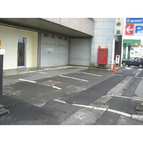山口ビルの駐車場