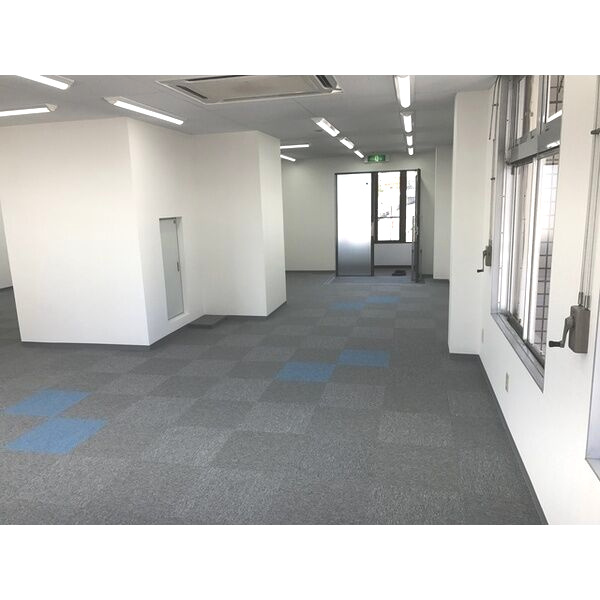 山口ビルの内装