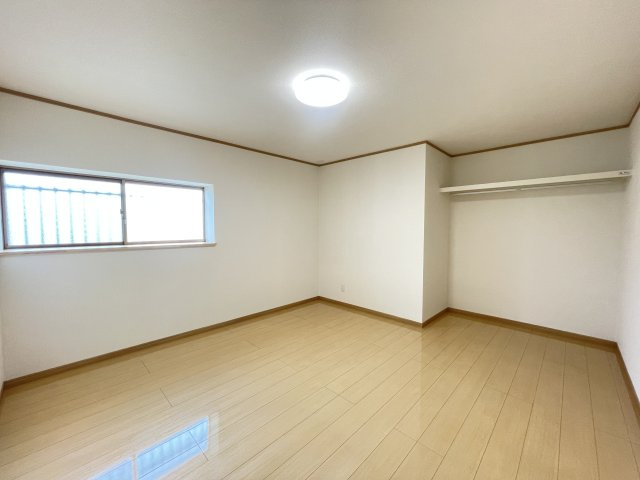 八戸市大字妙字東の洋室