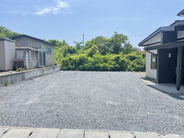 八戸市大字妙字東の駐車場