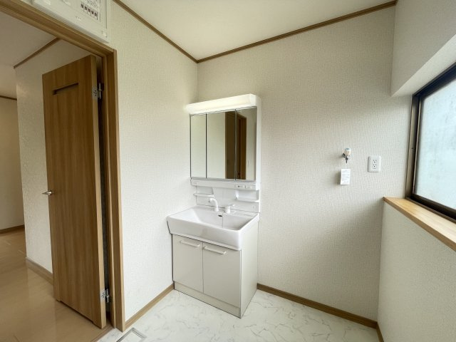 八戸市大字妙字東の独立洗面台