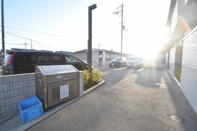 フォレストヒルズ高槻の駐車場