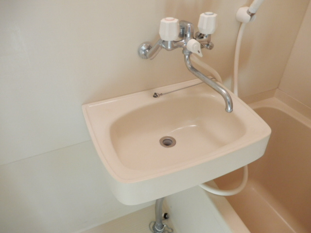 YKハイツ松の内の洗面所