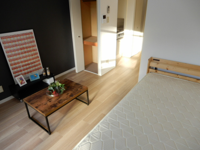 YKハイツ松の内の居間・リビング