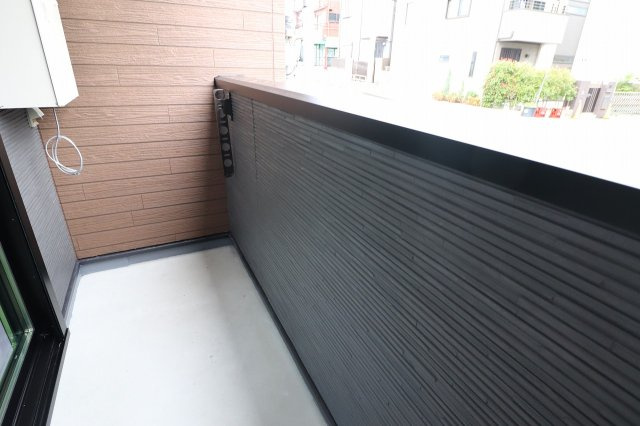 大阪市鶴見区今津北５丁目のアパートのバルコニー