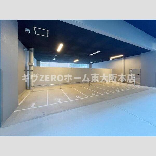 S-RESIDENCE難波大国町dominaの駐車場