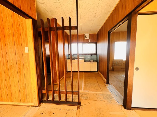 森一戸建の内装|玄関入って正面です。