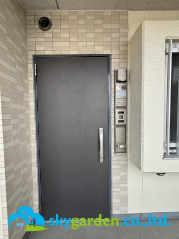 サンデュエル湘南平塚アクアステージの玄関