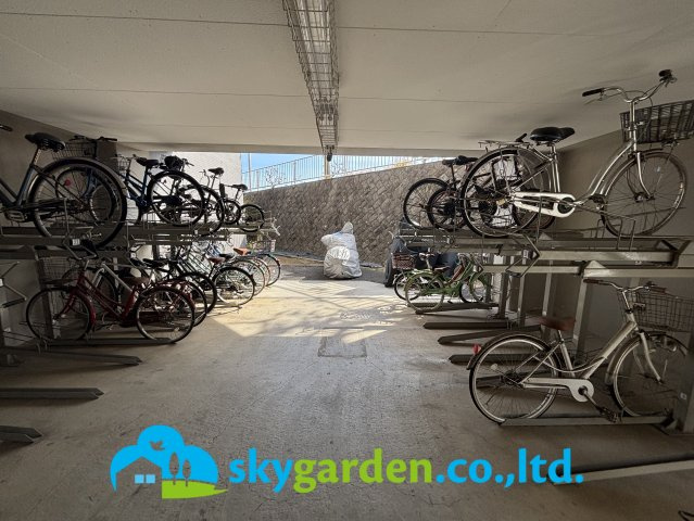 サンデュエル湘南平塚アクアステージの駐輪場