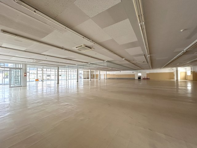 金光貸店舗の内装