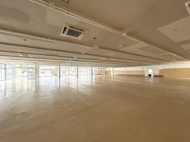 金光貸店舗の内装